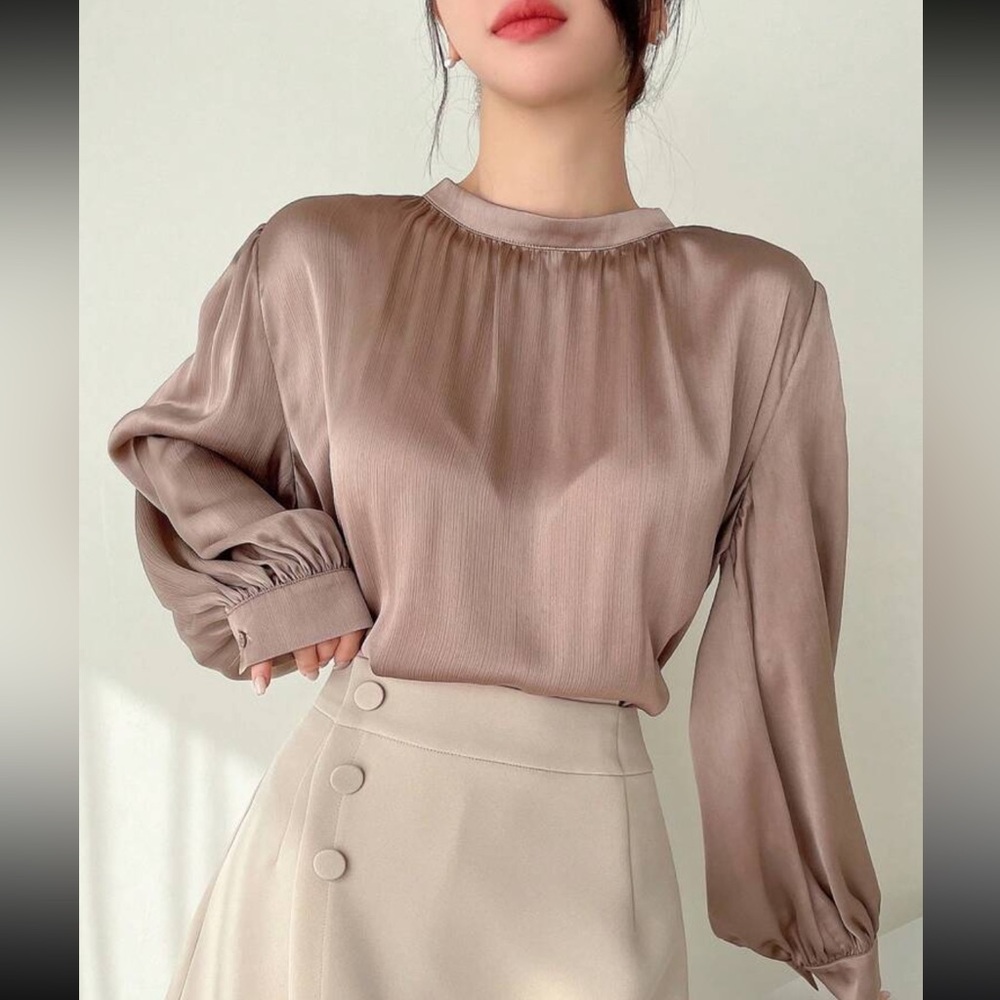 Brown flowy puff sleeve shirt - Picture 2 of 5